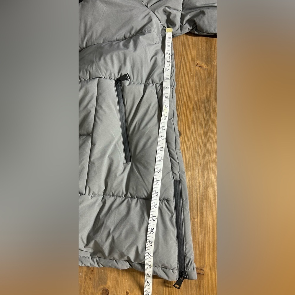 Women’s DKNY Gray Hooded Puffer Coat Thumbhole Cuffs Size XL Ski Winter Cozy - Picture 15 of 16